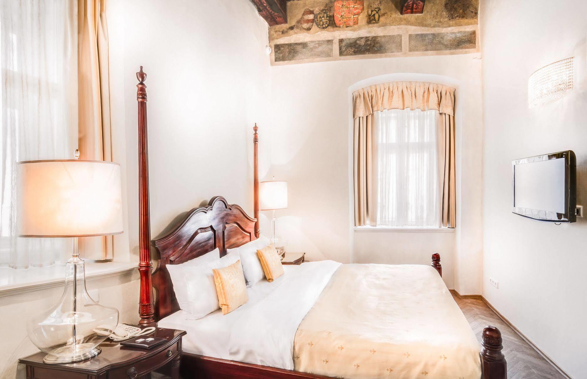 The Dominican Otel